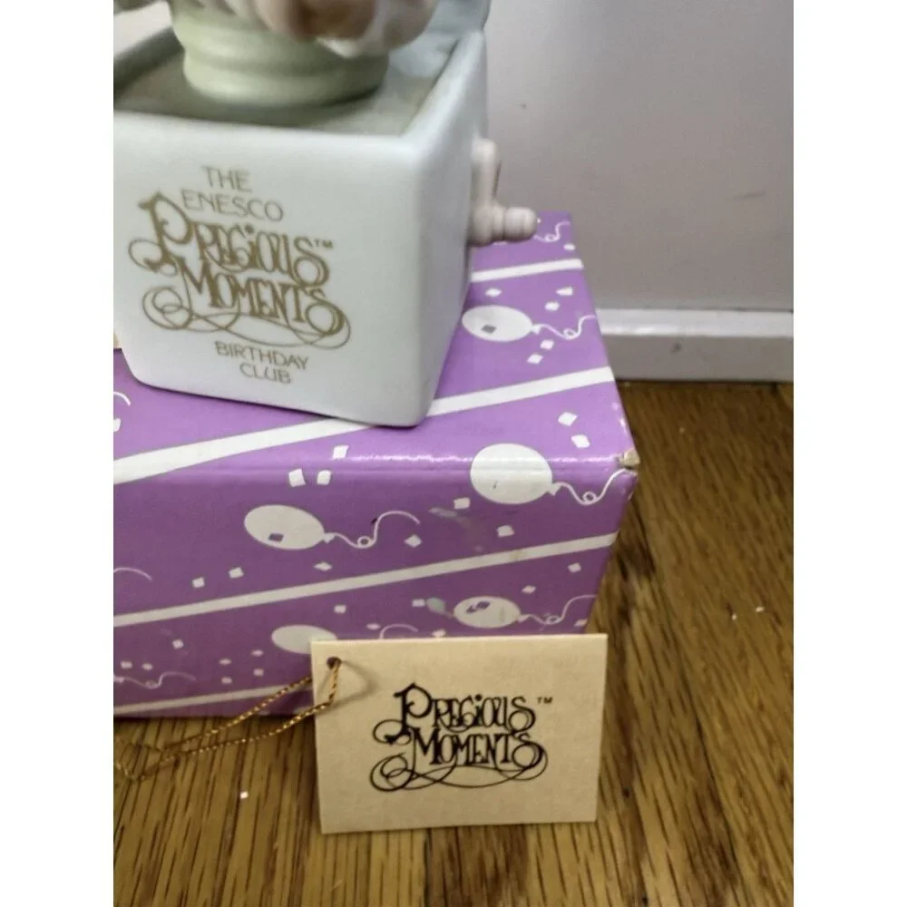 Precious Moments Figurine B0106 Jest Let You Know Tops